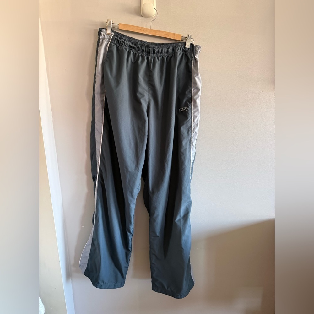 Reebok Track Pants Men’s Large Gray Windbreaker Y2K Zip Leg Athletic Joggers